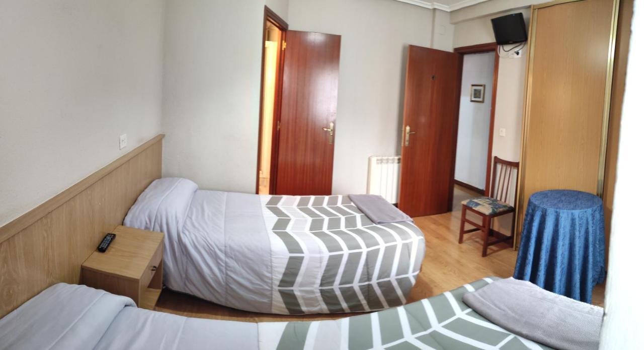 Hostal Castilla Miranda de Ebro Exterior photo